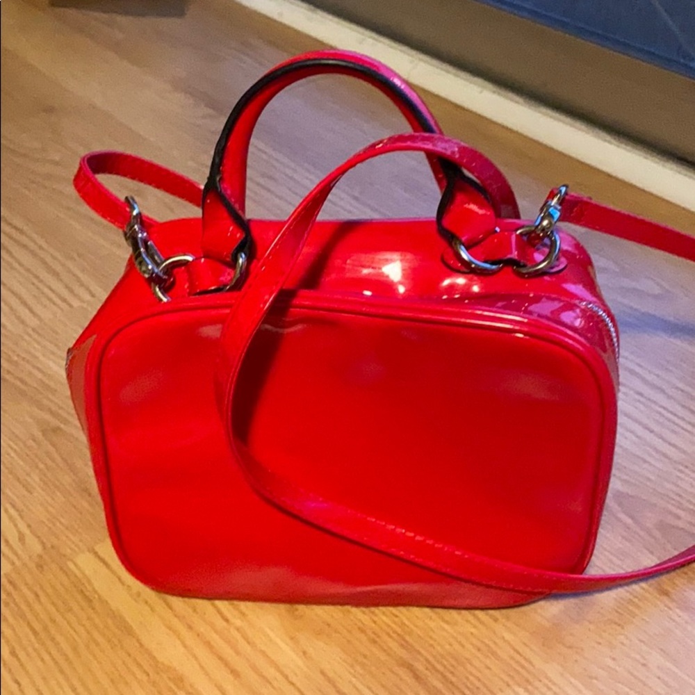 Mod Red Patent Leather Crossbody Handbag
